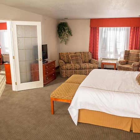 Service Plus Inns And Suites Grande Prairie Exterior photo