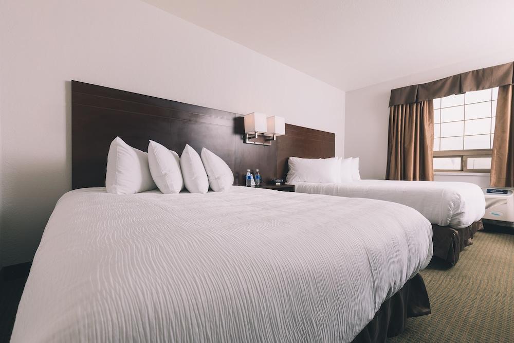Service Plus Inns And Suites Grande Prairie Exterior photo