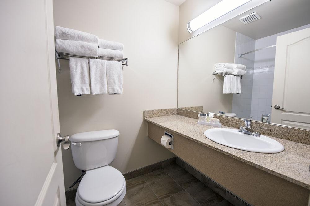 Service Plus Inns And Suites Grande Prairie Exterior photo