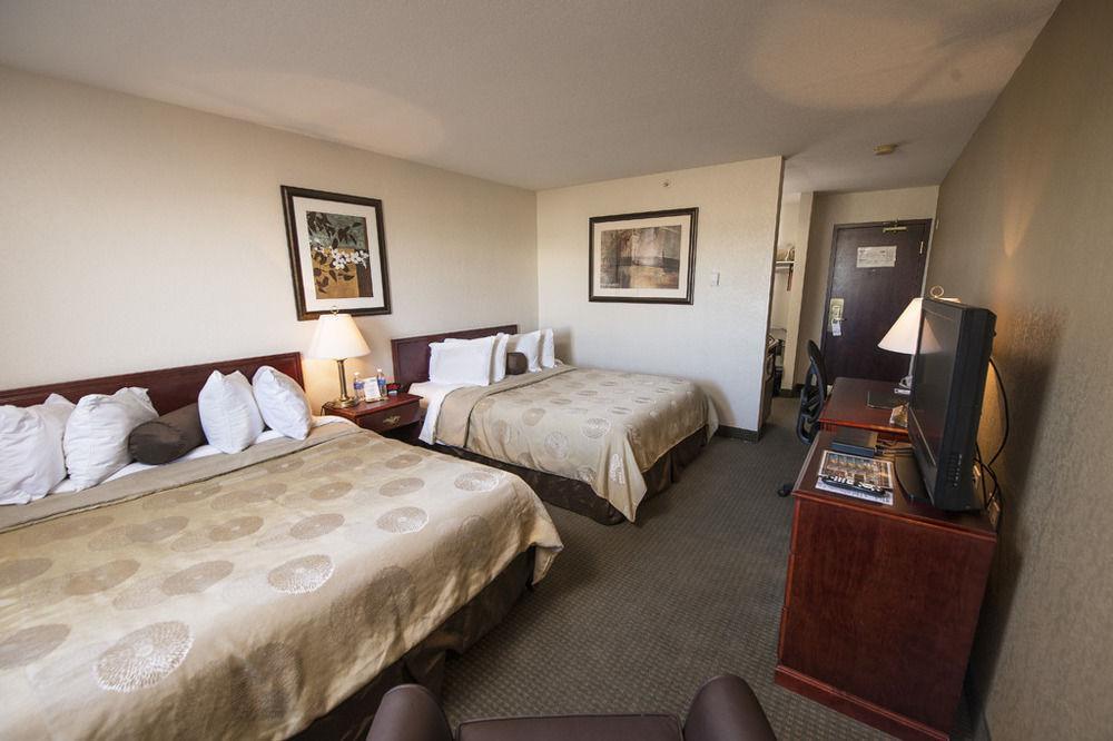 Service Plus Inns And Suites Grande Prairie Exterior photo