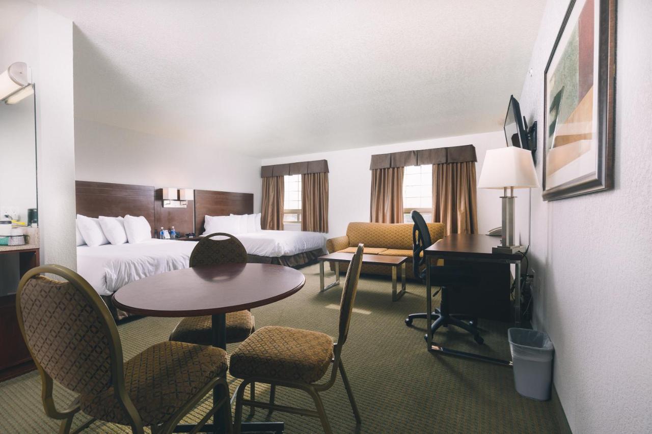 Service Plus Inns And Suites Grande Prairie Exterior photo
