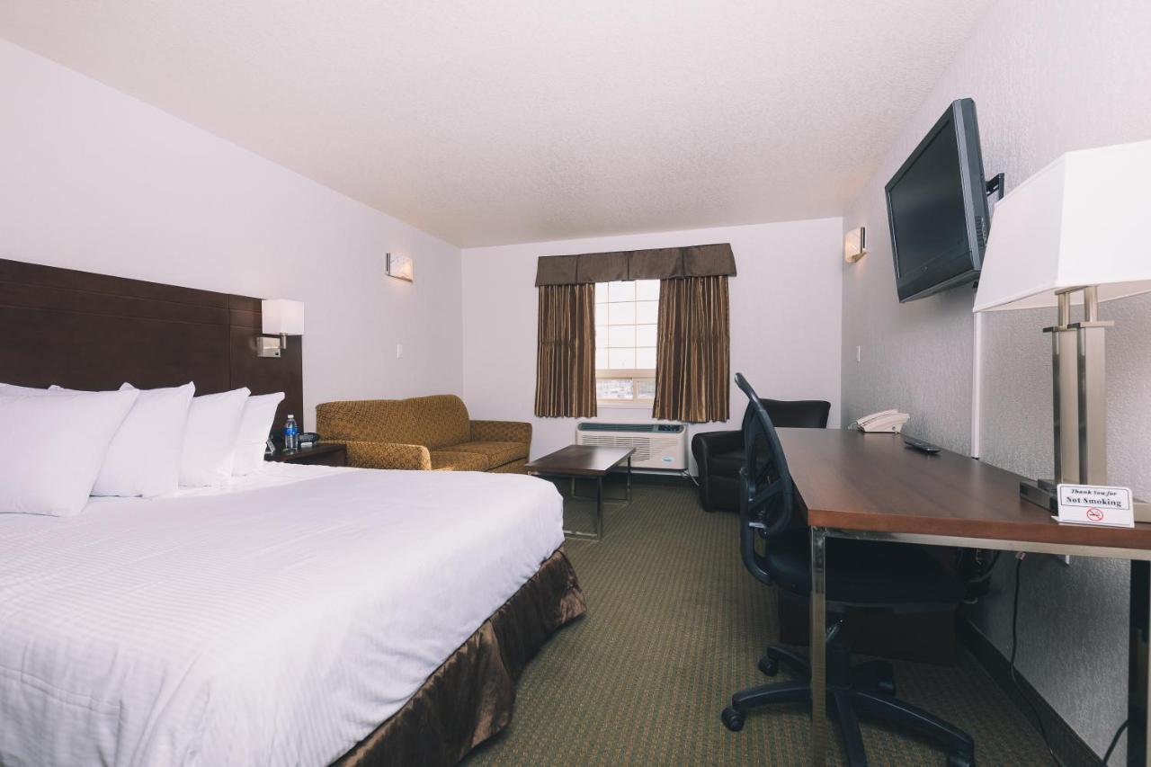 Service Plus Inns And Suites Grande Prairie Exterior photo