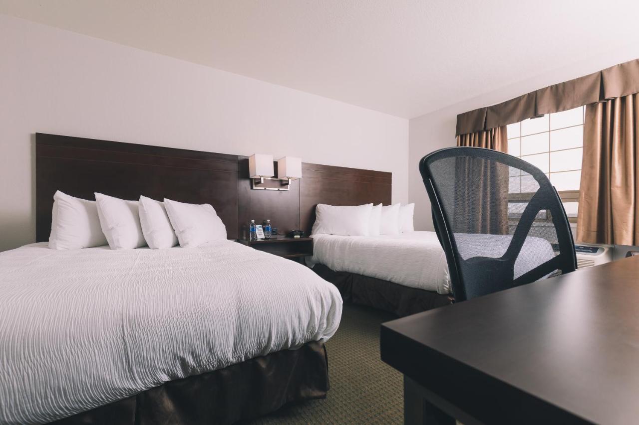 Service Plus Inns And Suites Grande Prairie Exterior photo