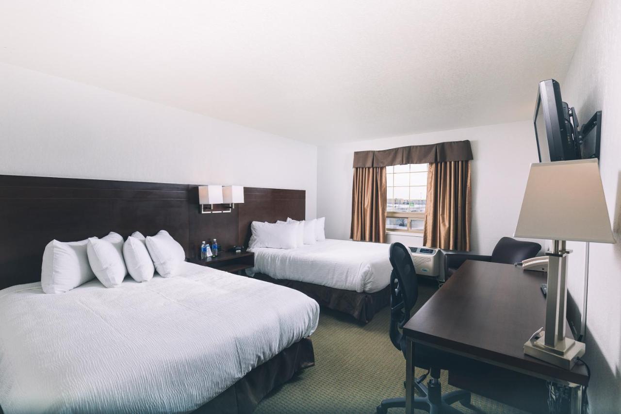 Service Plus Inns And Suites Grande Prairie Exterior photo