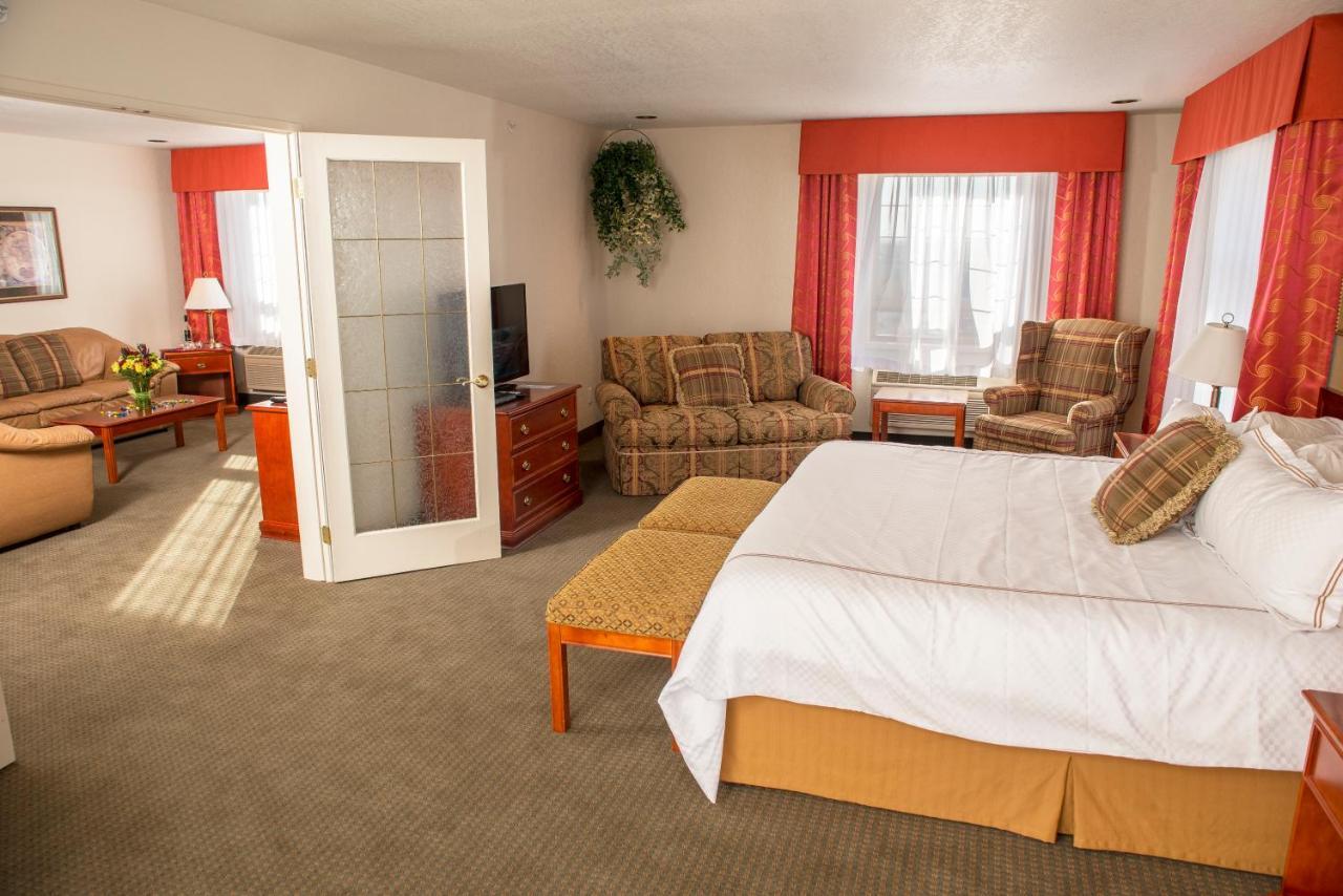 Service Plus Inns And Suites Grande Prairie Exterior photo