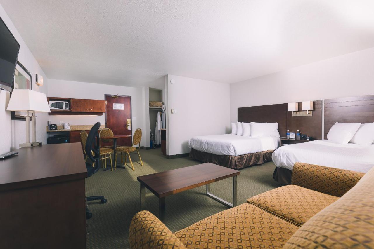 Service Plus Inns And Suites Grande Prairie Exterior photo